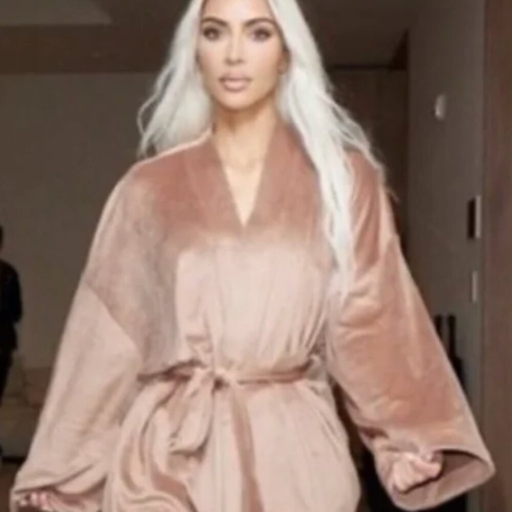 SKIMS Sienna Velour Wrap Robe- Size L